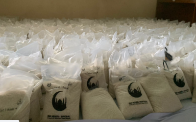 PEMBAGIAN ZAKAT FITRAH OLEH PANITIA  SMAN 1 BOYOLALI